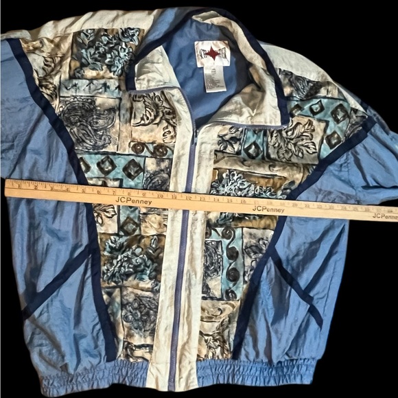 Vintage Blue and Cream Windbreaker Jacket - Picture 5 of 7